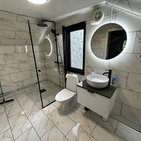 Luxurious Apartment Near Citycenter Borås Extérieur photo